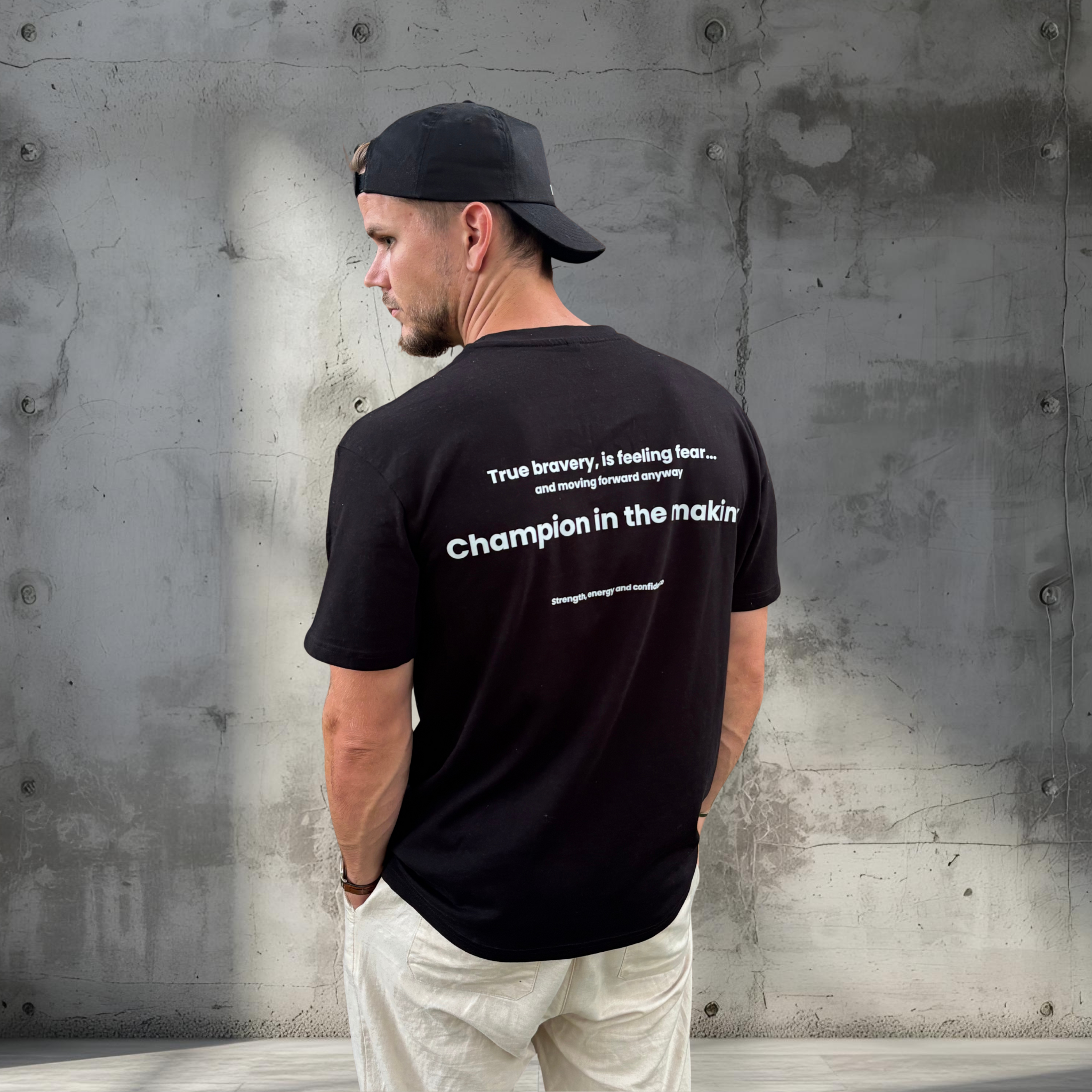 Sort Oversized T-shirt – Champion in the Making | Unisex Streetwear