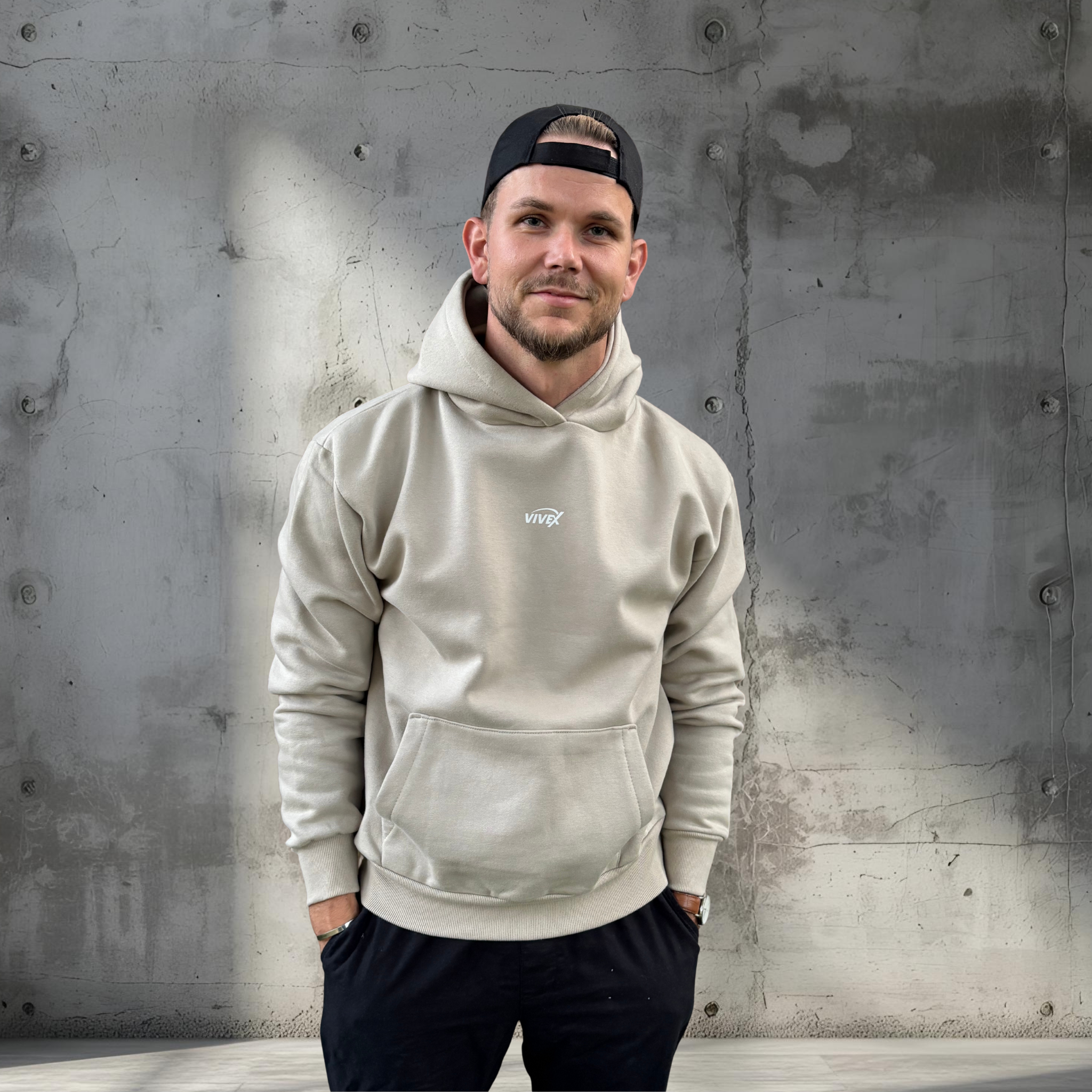 Beige Oversized Hoodie – Jump In | Unisex Streetwear fra Vivex